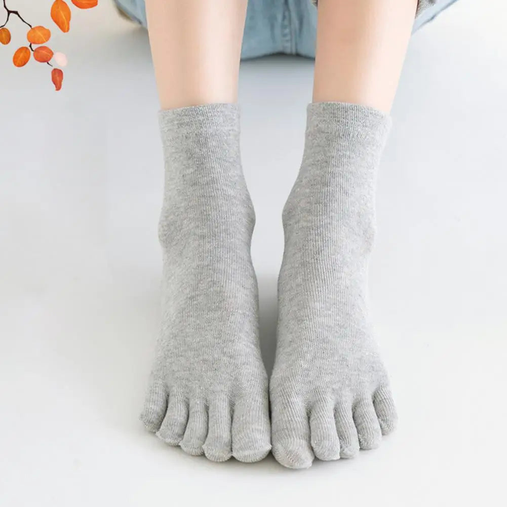 Women Socks 1 Pair Chic Solid Color Non-Slip  No Odor Five-finger Socks .